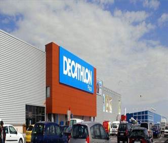 Tienda de Decathlon en Plaza. - RUBÉN RUIZ